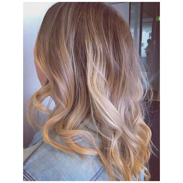 Rose and strawberry-blonde balayage waves